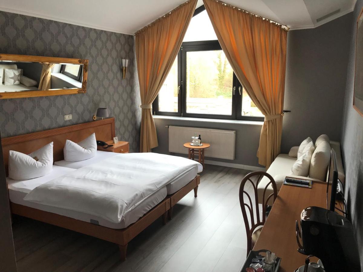 Burg Wegberg Hotel & Eventlocation المظهر الخارجي الصورة