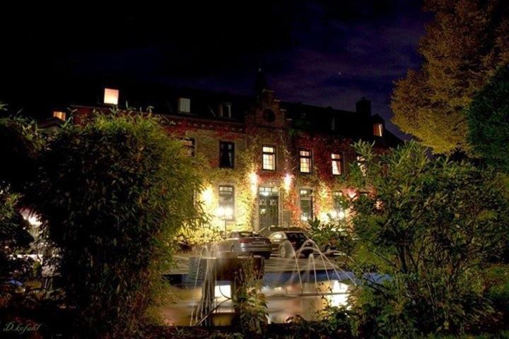 Burg Wegberg Hotel & Eventlocation المظهر الخارجي الصورة